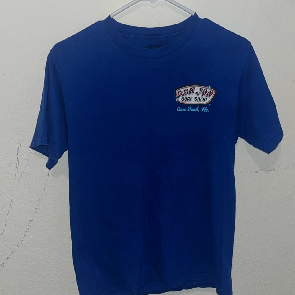 Dark blue Ron Jon t-shirt size small only wore twice justt out grew brand new.